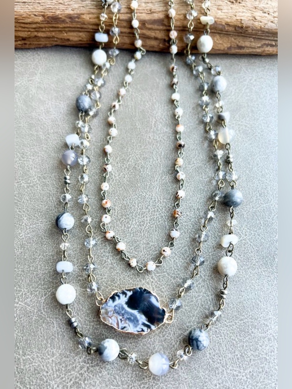 Dylan jewelry Layered Agate Pendant Necklace in Gray and White
